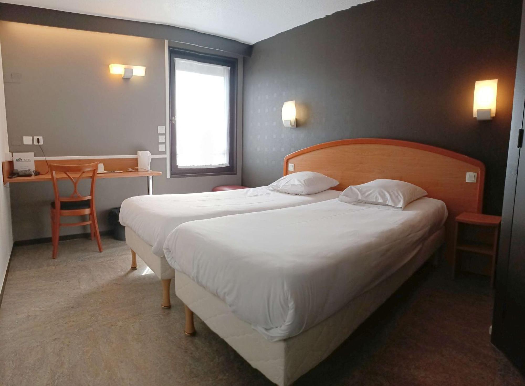 Brit Hotel Besancon L'Horloge Екстериор снимка