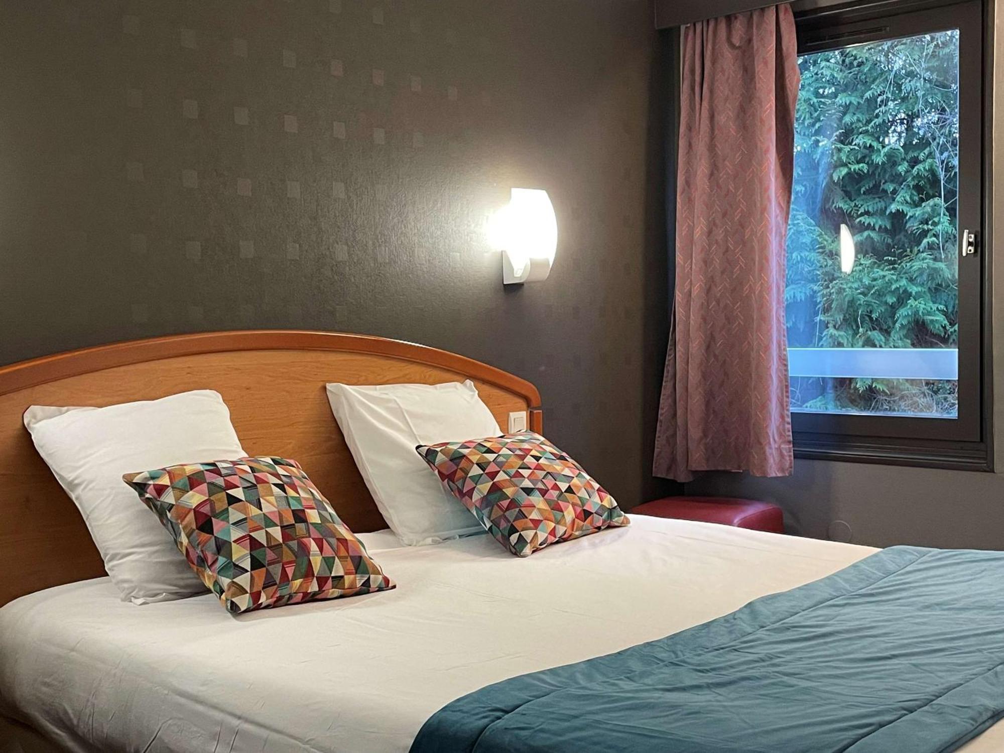 Brit Hotel Besancon L'Horloge Екстериор снимка