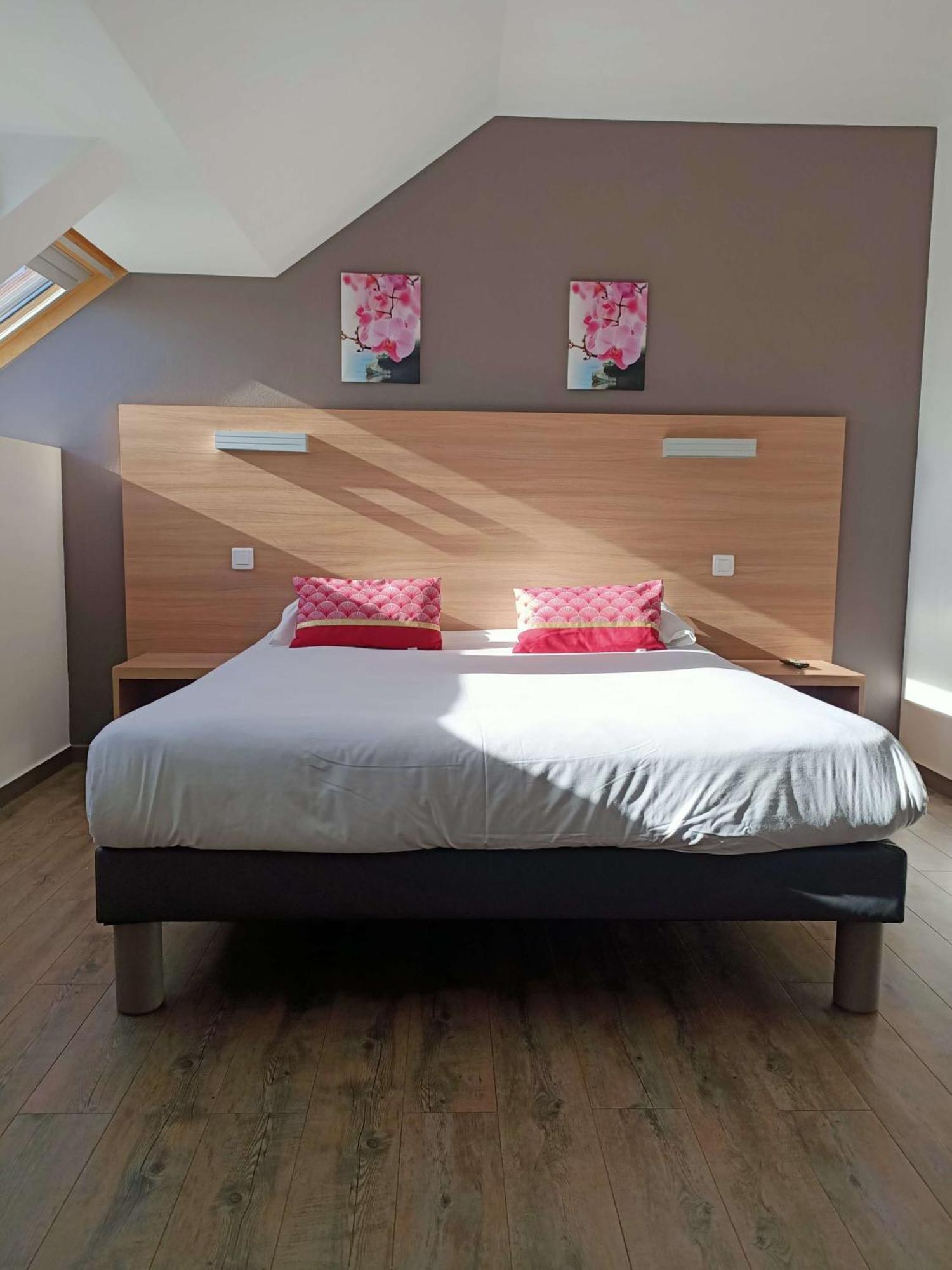 Brit Hotel Besancon L'Horloge Екстериор снимка