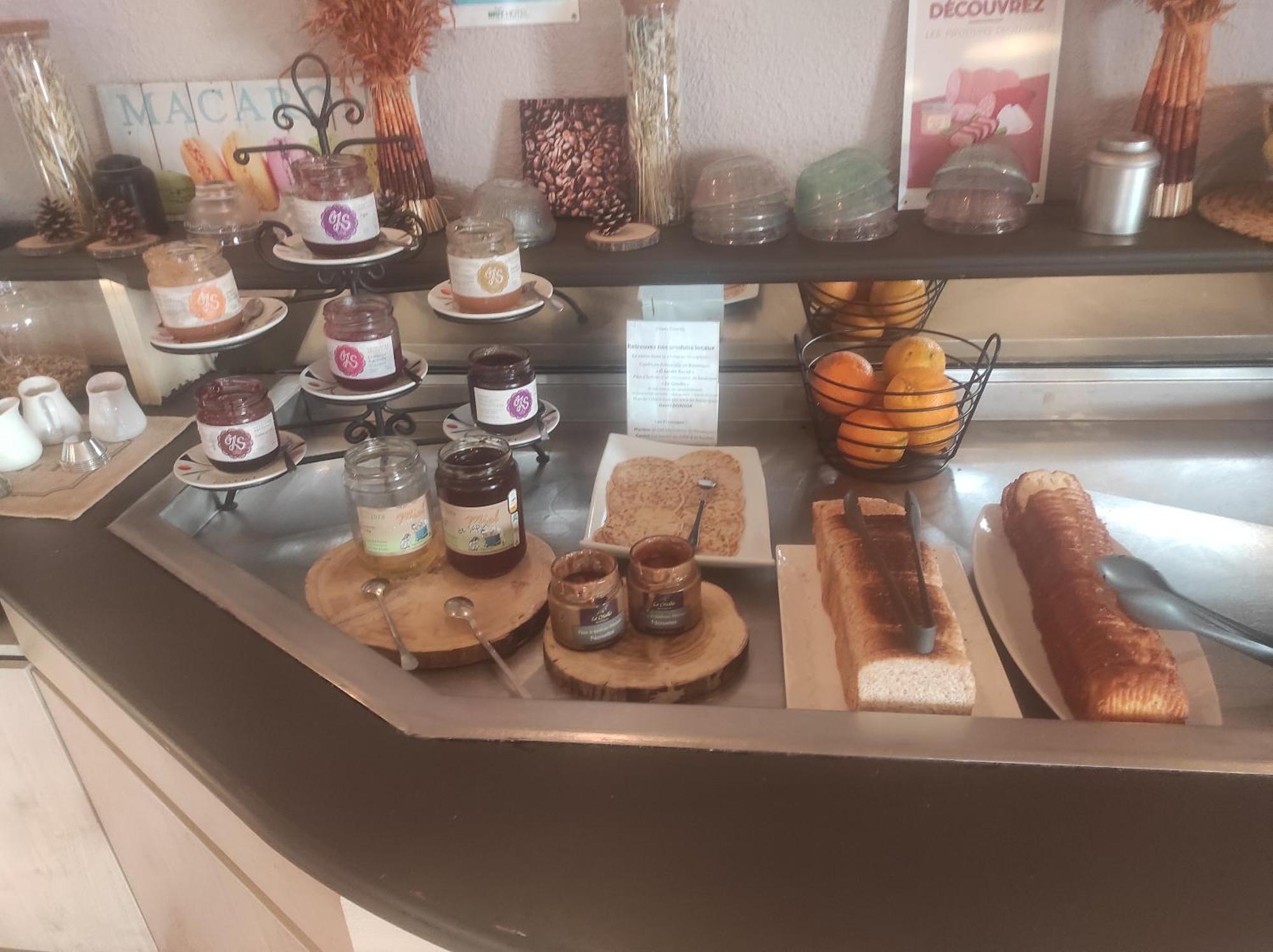 Brit Hotel Besancon L'Horloge Екстериор снимка