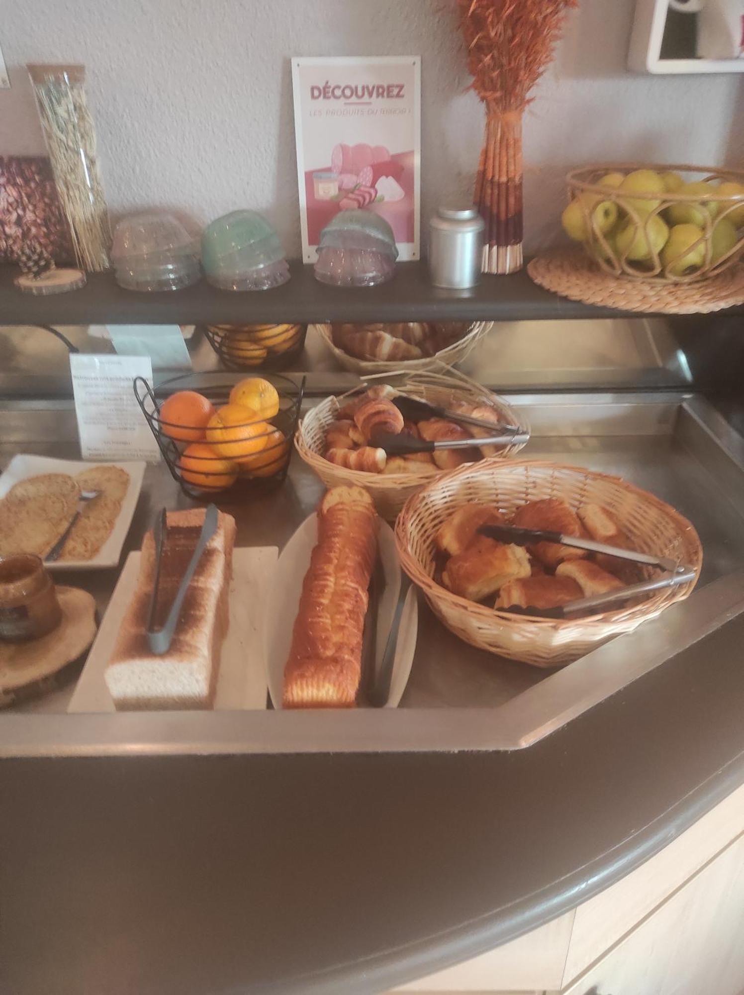 Brit Hotel Besancon L'Horloge Екстериор снимка