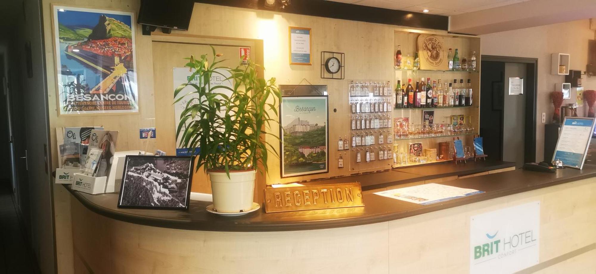 Brit Hotel Besancon L'Horloge Екстериор снимка