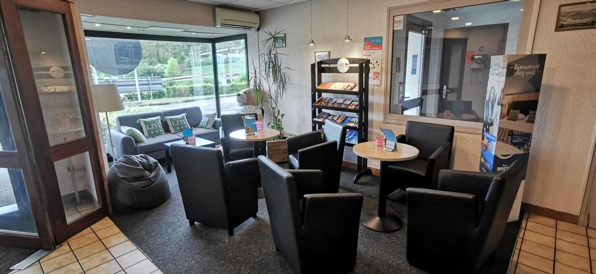 Brit Hotel Besancon L'Horloge Екстериор снимка