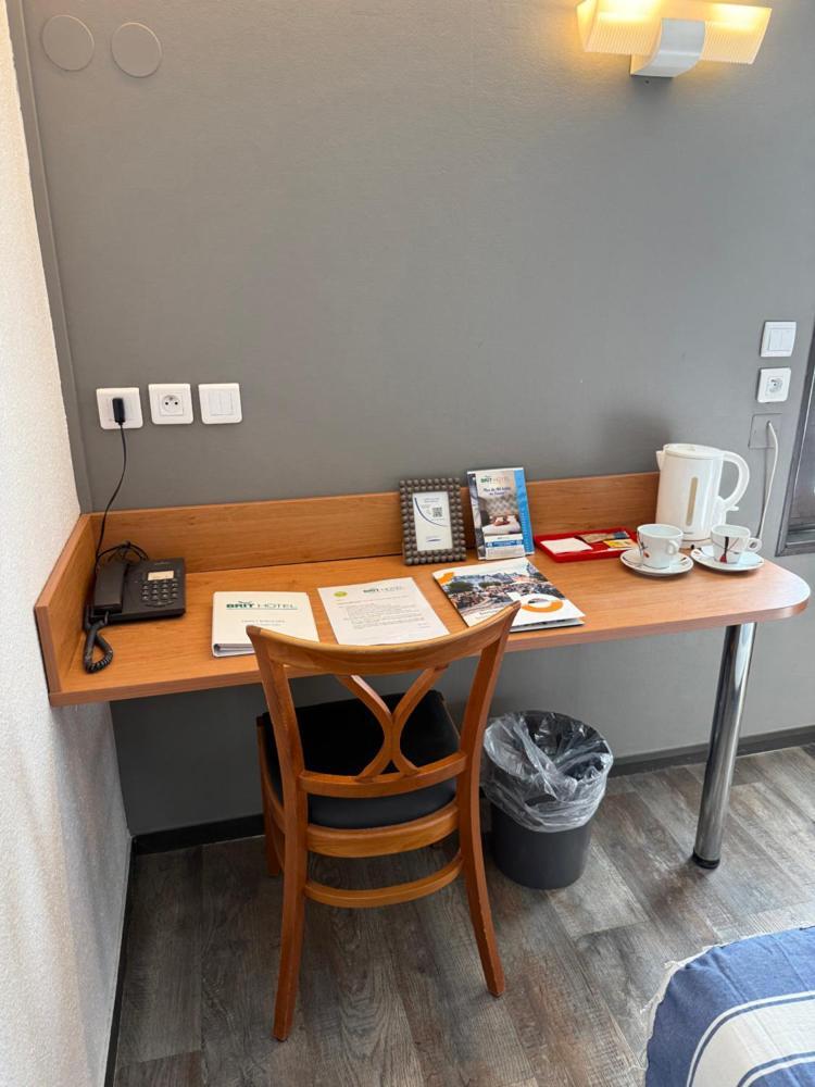 Brit Hotel Besancon L'Horloge Екстериор снимка