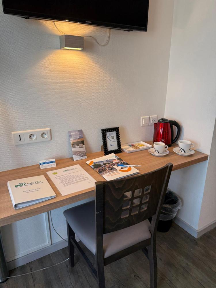 Brit Hotel Besancon L'Horloge Екстериор снимка