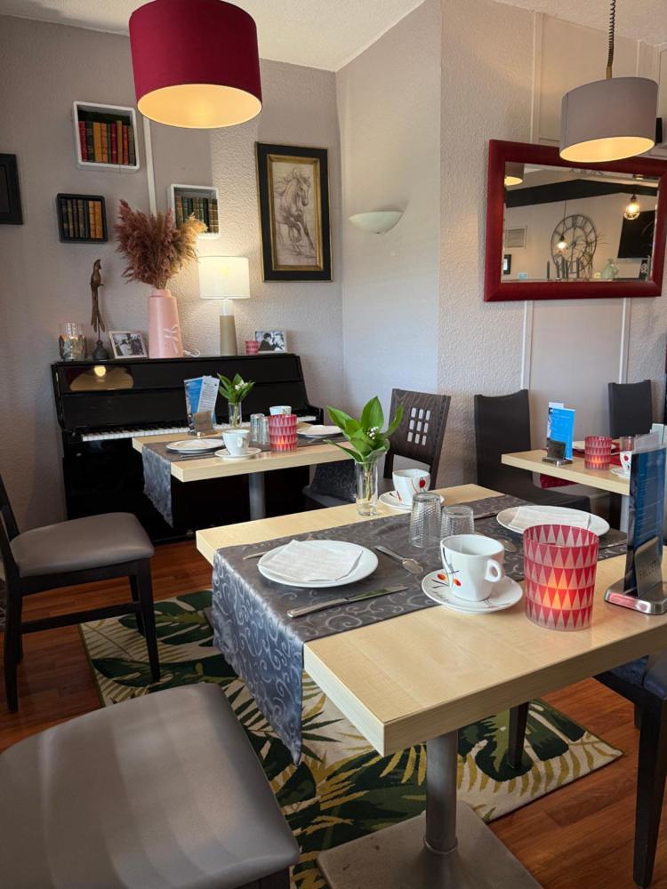 Brit Hotel Besancon L'Horloge Екстериор снимка