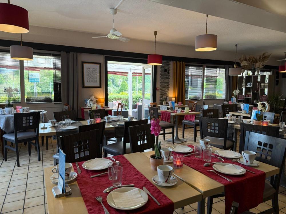 Brit Hotel Besancon L'Horloge Екстериор снимка