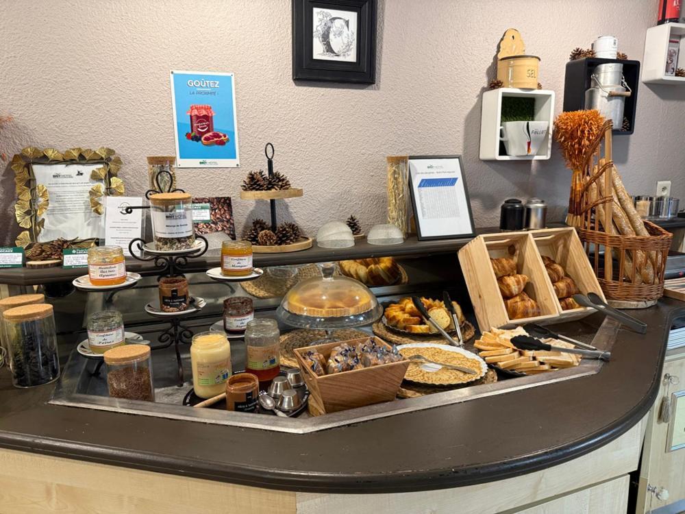 Brit Hotel Besancon L'Horloge Екстериор снимка