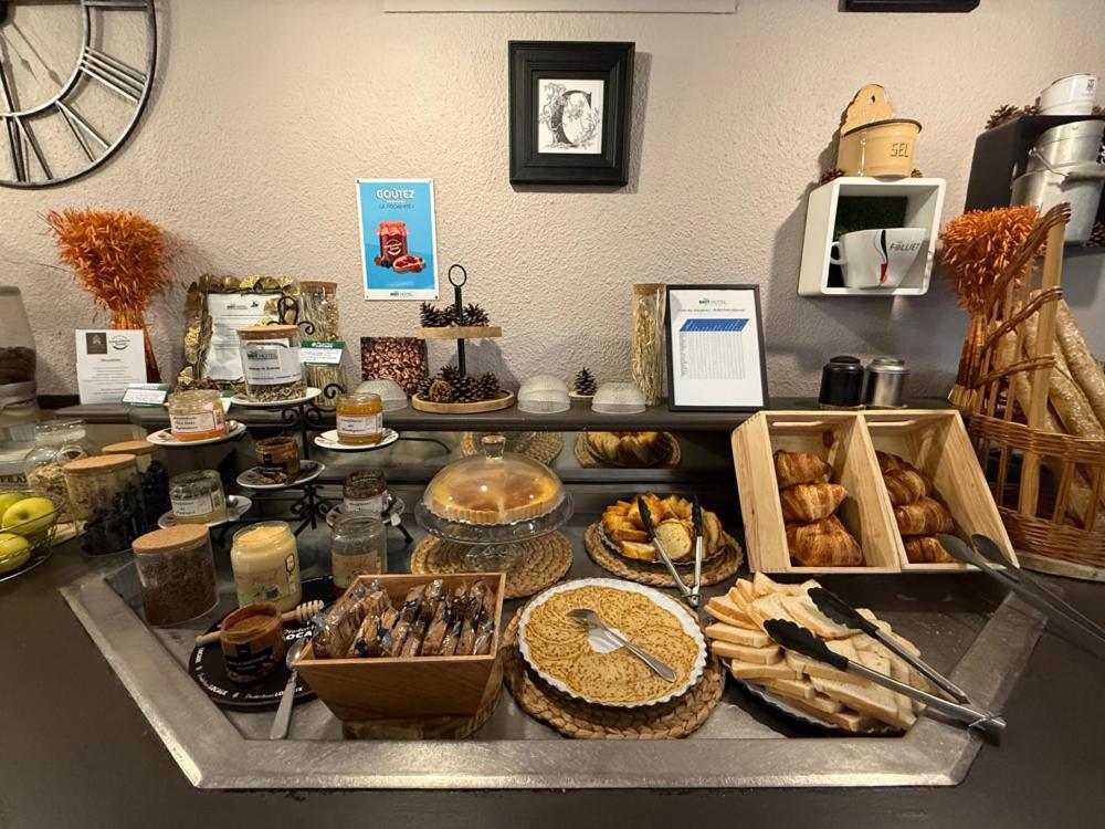 Brit Hotel Besancon L'Horloge Екстериор снимка