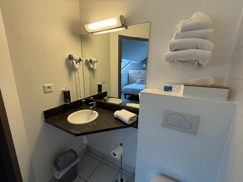 Brit Hotel Besancon L'Horloge Екстериор снимка