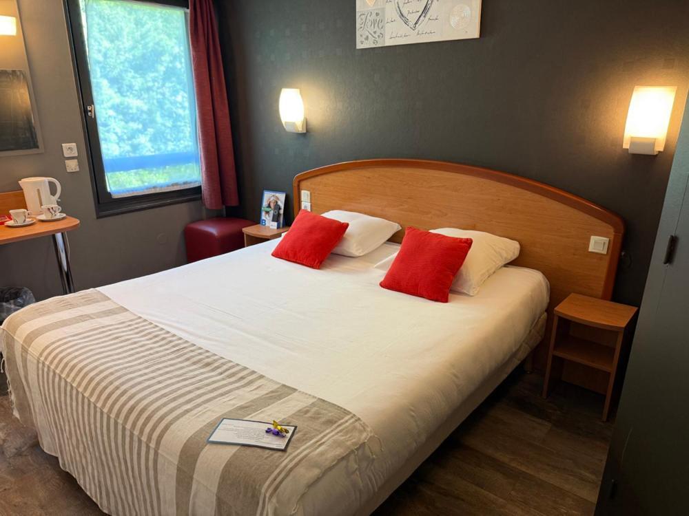 Brit Hotel Besancon L'Horloge Екстериор снимка