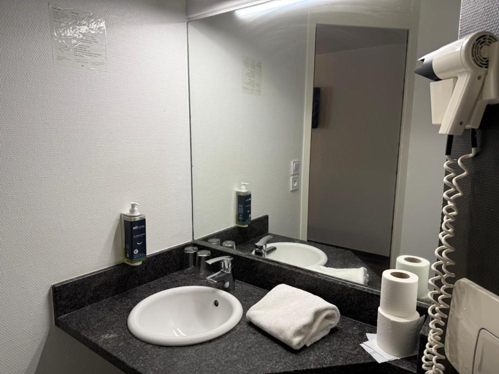 Brit Hotel Besancon L'Horloge Екстериор снимка